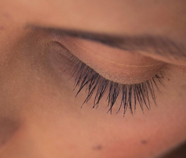 The Ultimate Guide to Lash Health and Growth: How to Naturally Strengthen and Lengthen Your Lashes