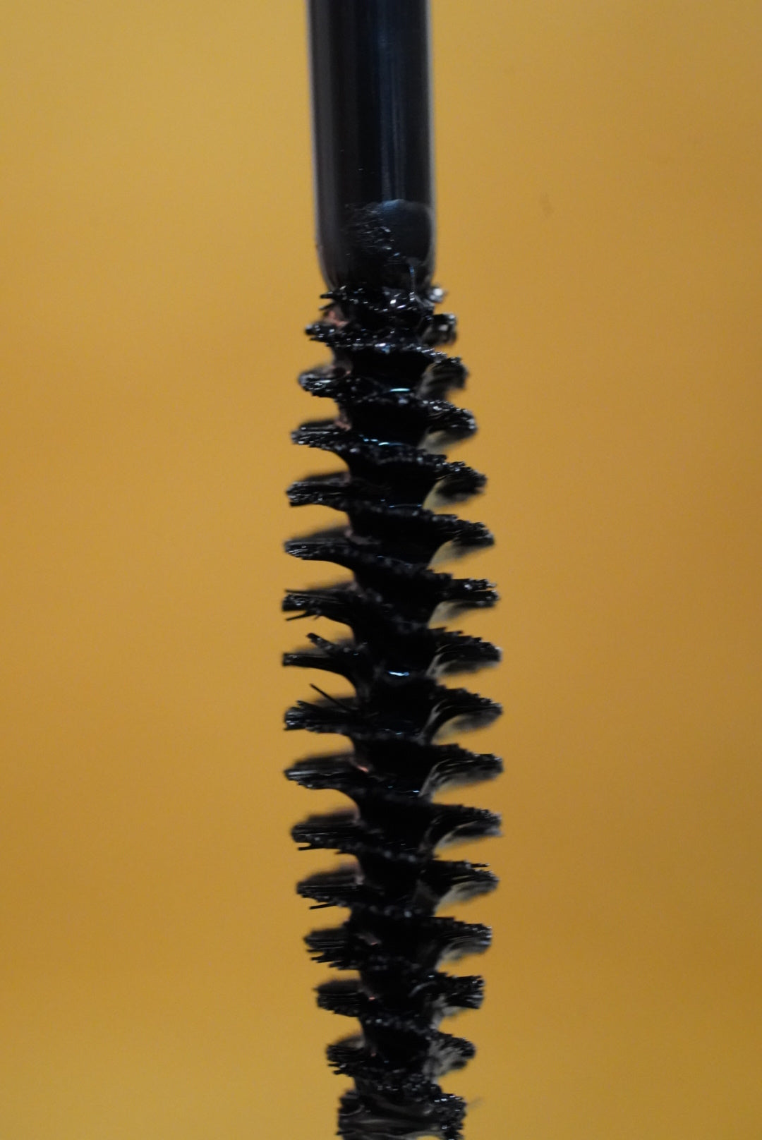 Nuur Growth Boosting Mascara